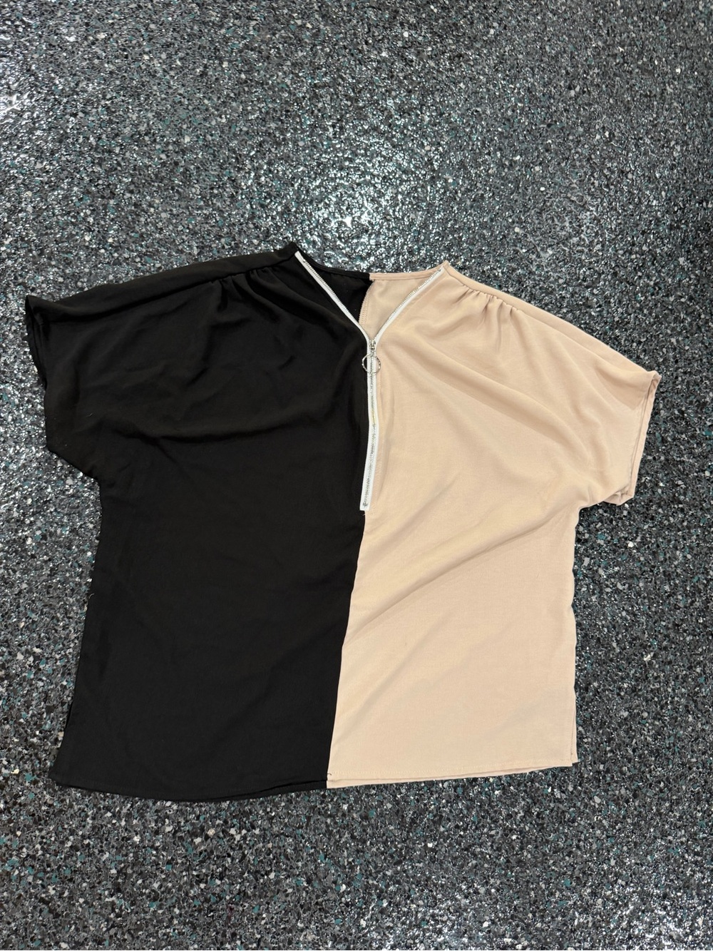 Women’s Black & Beige Large Polyester Colorblock Zipper Front Short Sleeve Top